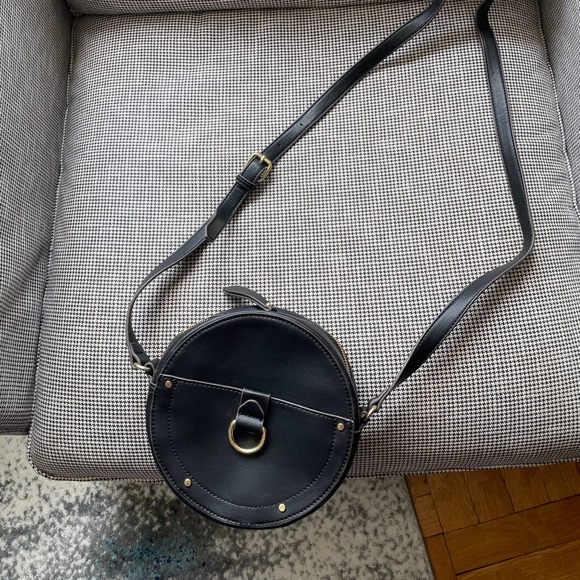 Black cross body bag- never used! - Picture 4 of 5